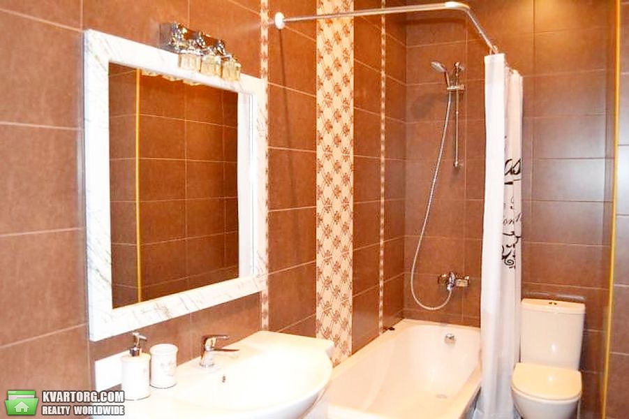 Rent out 1-room apartment. Киев,  Жилянская — photo 2
