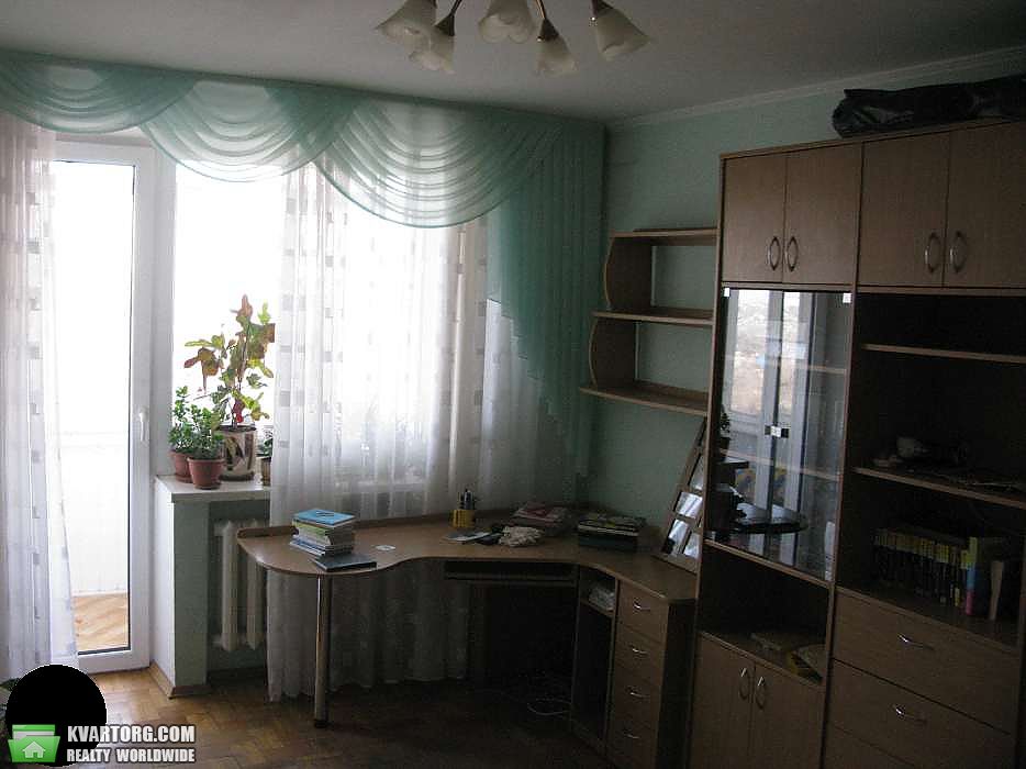 Rent out 3-room apartment. Днепропетровск, Рабочая ул. — photo 1