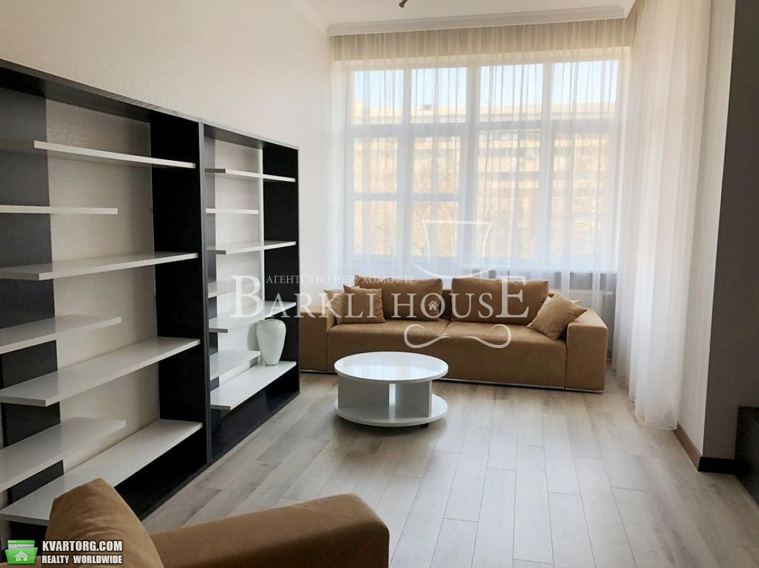 Rent out 3-room apartment. Киев,  Дмитриевская — photo 1