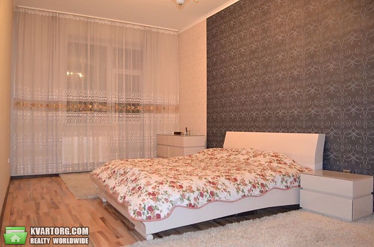 Rent out 2-room apartment. Львов,  Черновола — photo 3