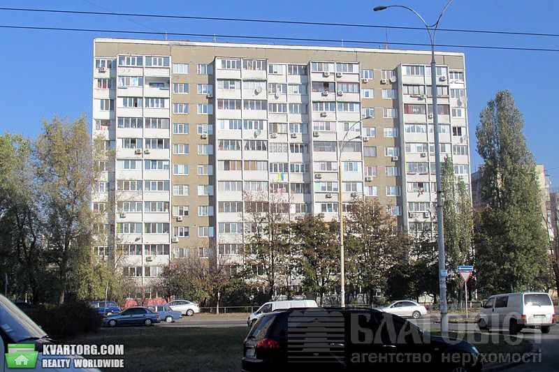 Sell 2-room apartment. Киев,  Героев Днепра — photo 1