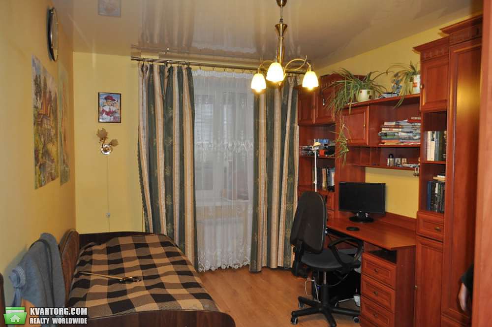 Sell 4-room apartment. Киев,  Зодчих — photo 1