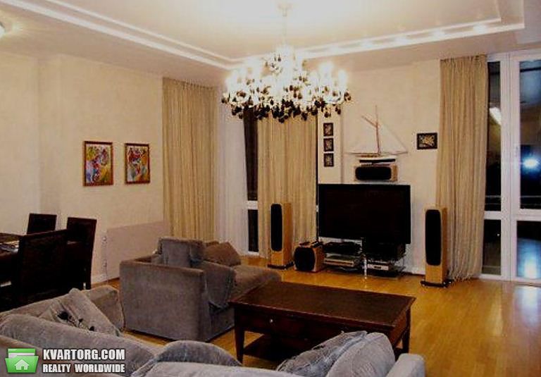 Rent out 4-room apartment. Киев,  Мирного Панаса — photo 1