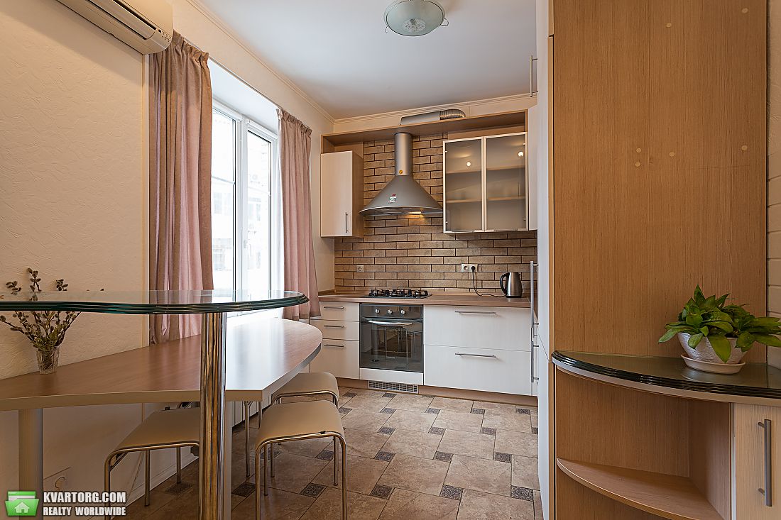 Rent out 3-room apartment. Киев,  Мечникова — photo 2