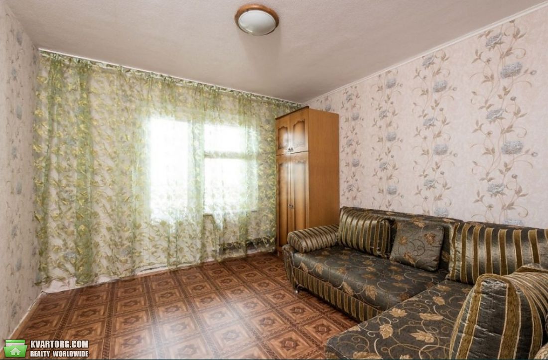 Rent out 3-room apartment. Киев,  Руденко — photo 1