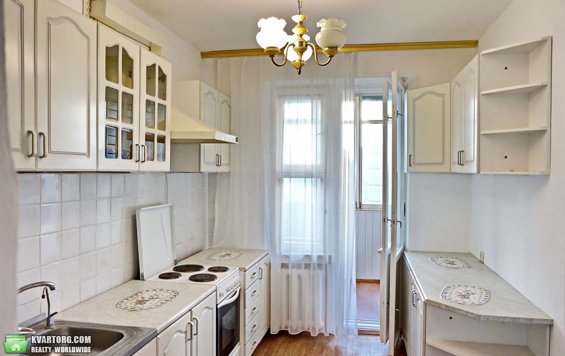 Rent out 4-room apartment. Киев,  Старонаводницкая — photo 4