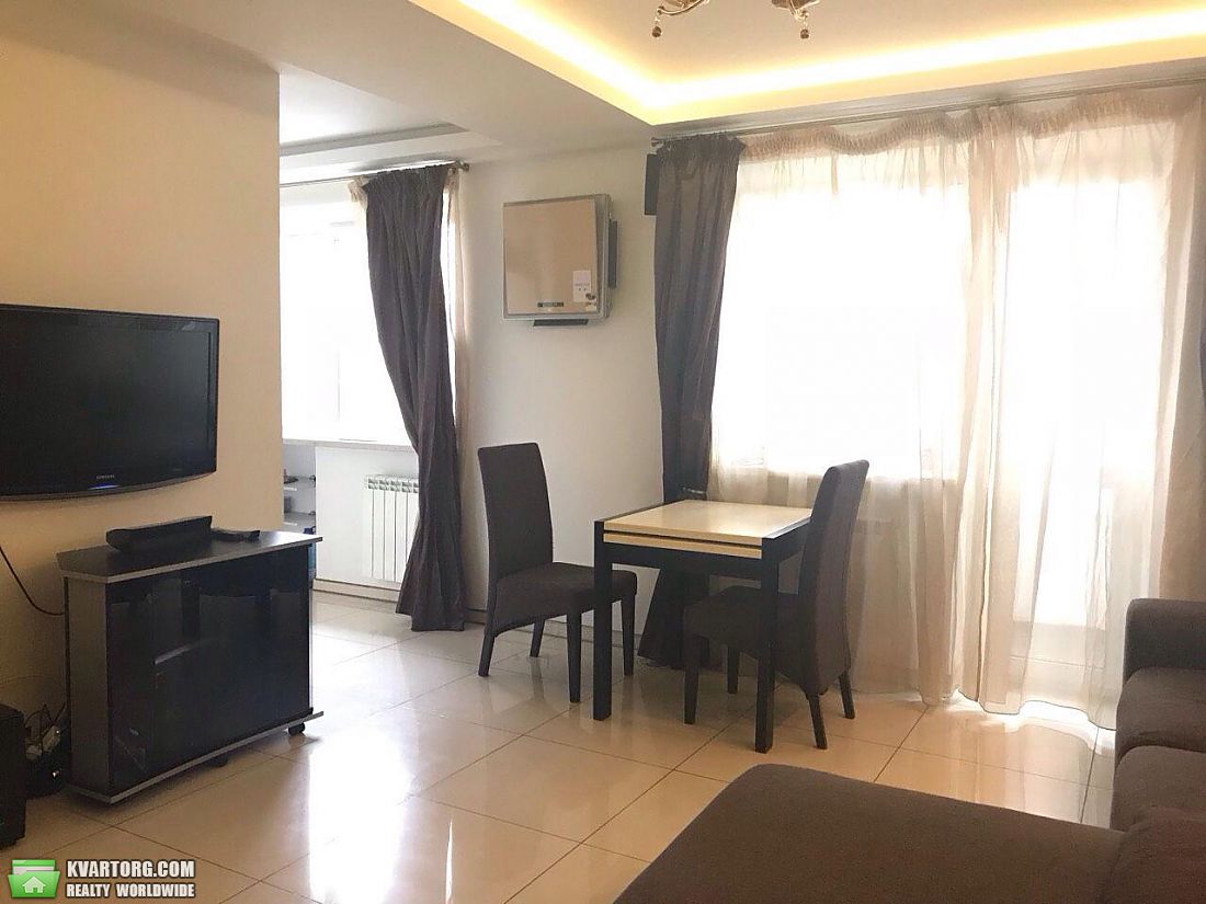Rent out 2-room apartment. Киев,  Леси Украинки бул — photo 3
