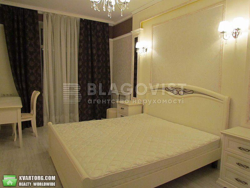 Rent out 2-room apartment. Киев,  Эспланадная — photo 1