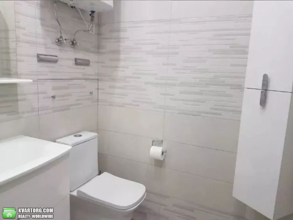Rent out 2-room apartment. Киев,  Институтская — photo 7