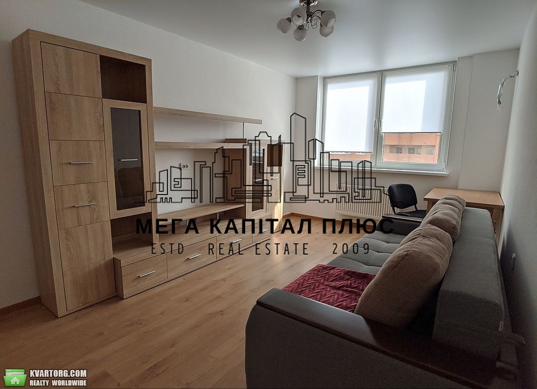 Rent out 1-room apartment. Киев, Соломії Крушельницької — photo 1