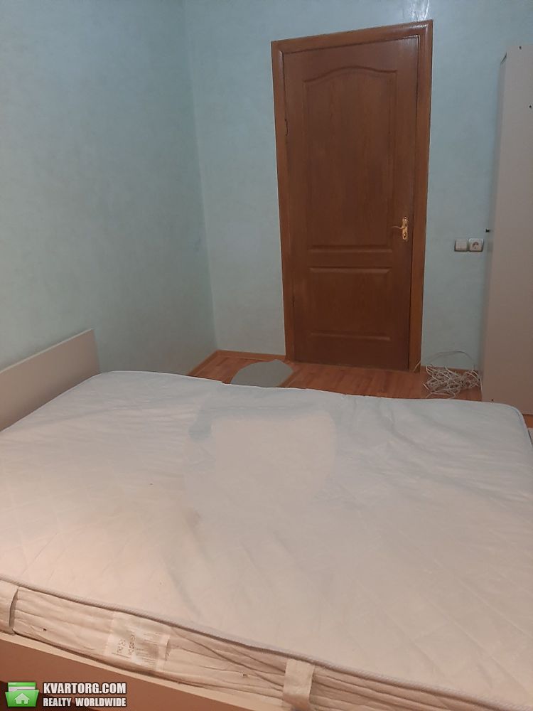 Rent out 3-room apartment. Киев,  Ушакова — photo 1