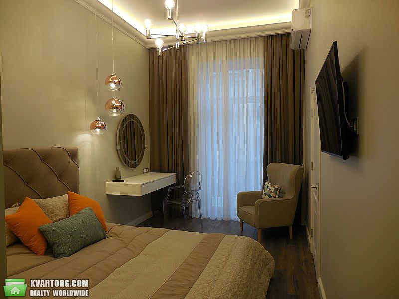 Rent out 2-room apartment. Киев,  Шота Руставели — photo 2