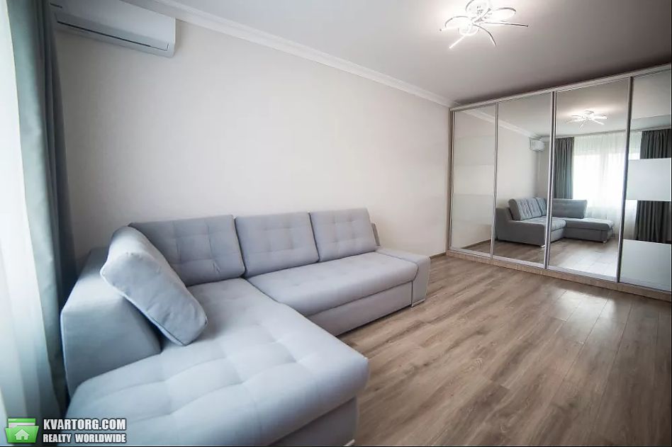 Rent out 1-room apartment. Киев, маршала Конева — photo 9
