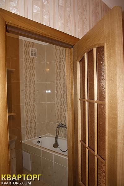 Rent out house. Киев,  Жмеринская — photo 1