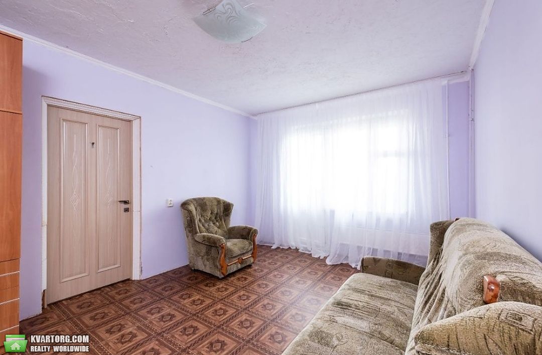 Rent out 3-room apartment. Киев,  Руденко — photo 2