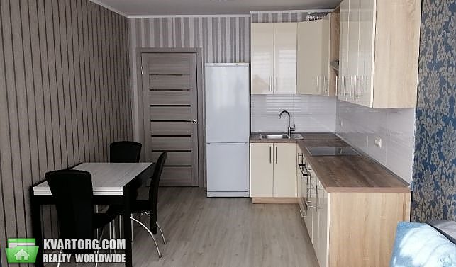 Rent out 2-room apartment. Киев,  Крушельницкой — photo 2