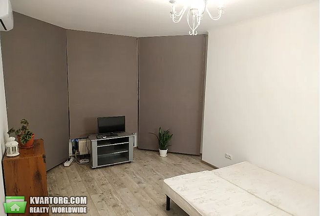 Rent out 1-room apartment. Киевская обл., Соборная — photo 2