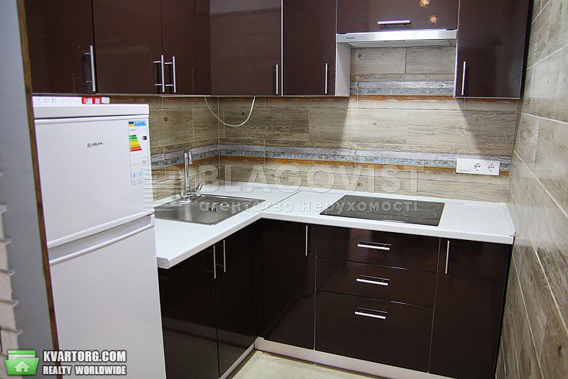 Rent out 2-room apartment. Киев,  Герцена — photo 4