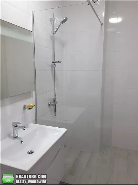 Rent out 1-room apartment. Киев, Бархатная — photo 4