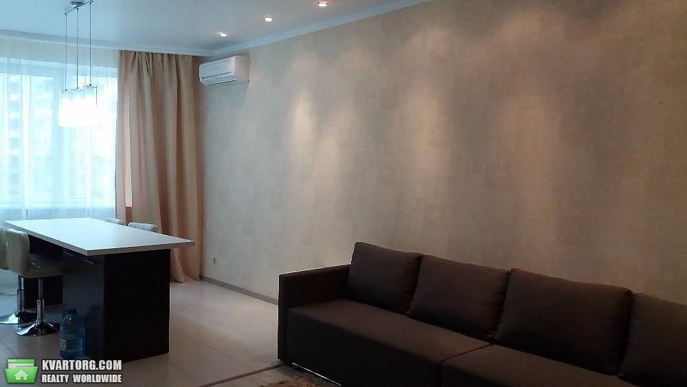Rent out 2-room apartment. Киев,  Механизаторов — photo 1