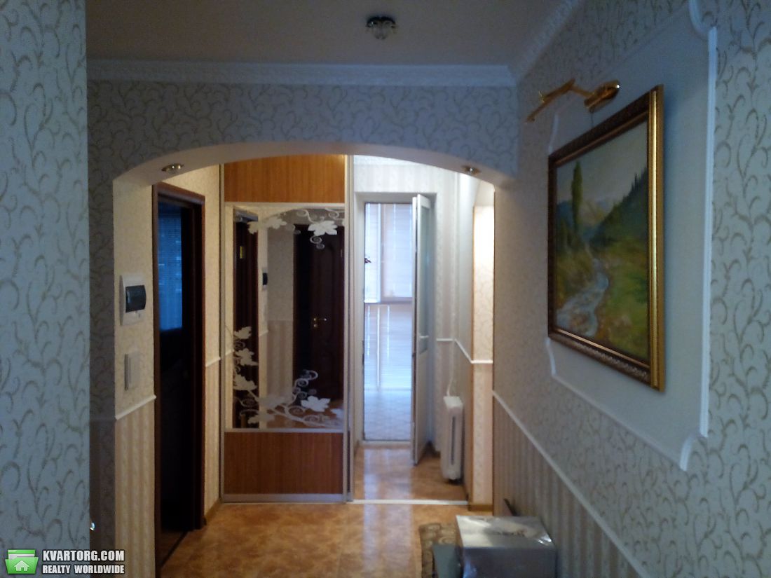 Rent out 3-room apartment. Киев,  Сечевых Стрельцов — photo 1