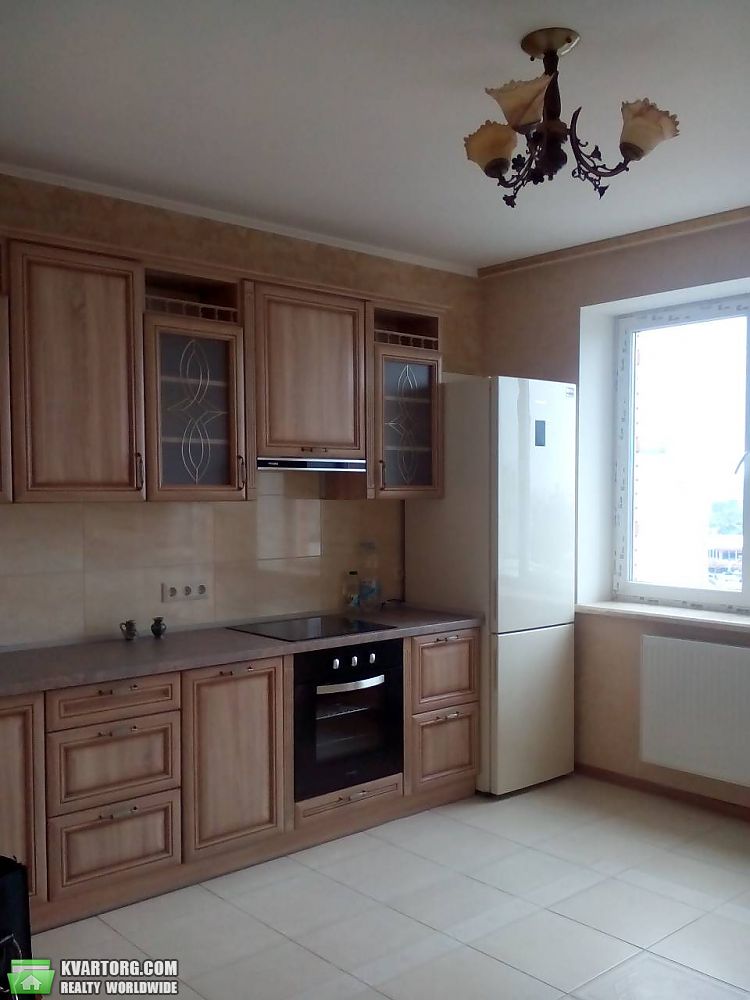 Rent out 1-room apartment. Киев,  ул.Ревуцкого — photo 1