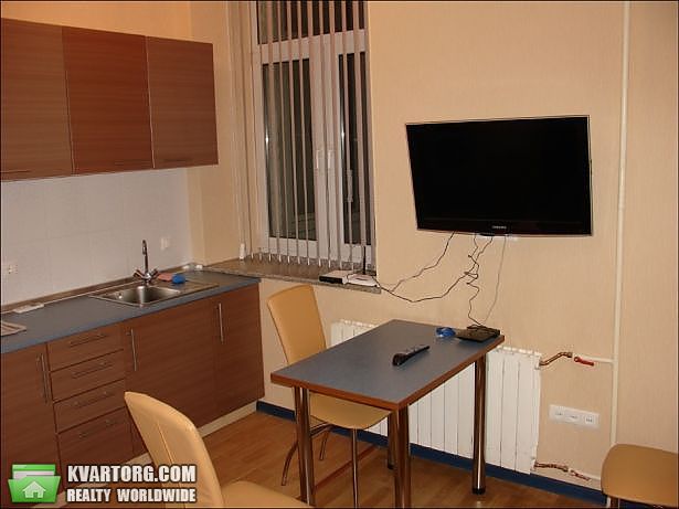 Rent out 1-room apartment. Киев,  Мазепы — photo 1