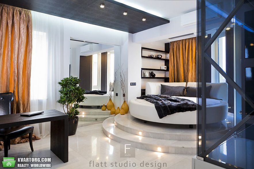 Rent out 3-room apartment. Днепропетровск, Крейнина — photo 1