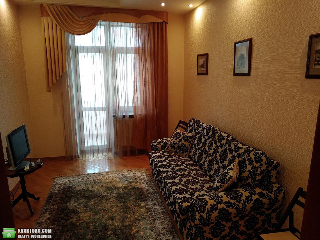 Rent out 3-room apartment. Киев,  Щорса — photo 3
