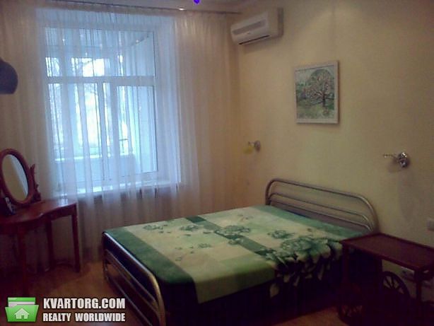 Rent out 3-room apartment. Киев,  Юрковская — photo 3