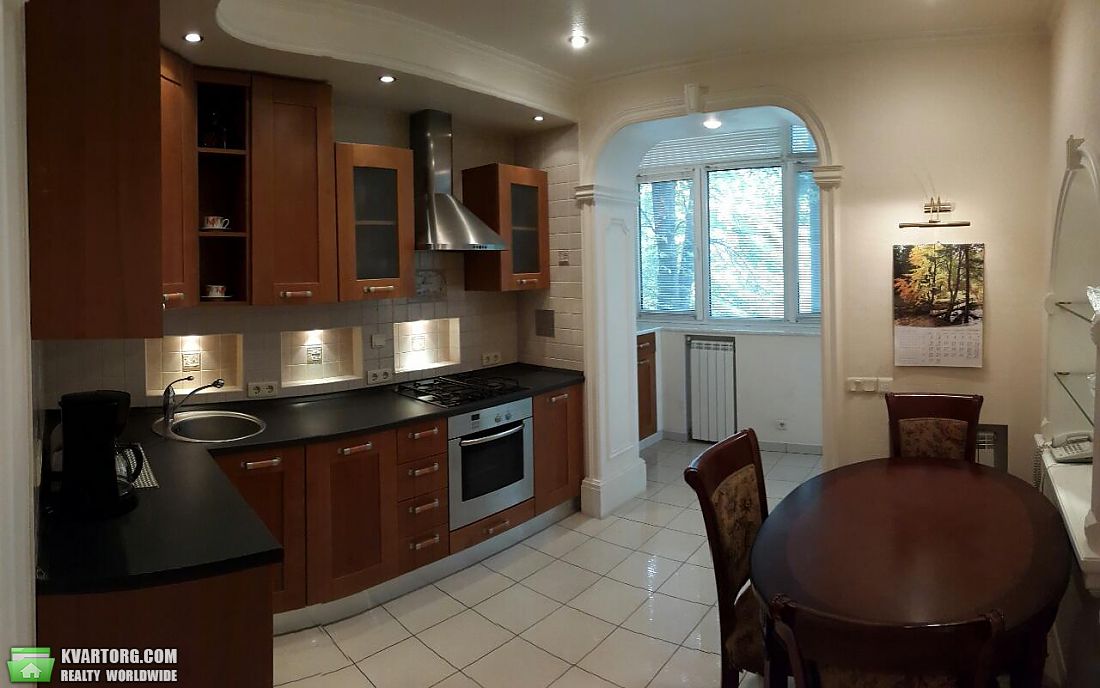 Rent out 3-room apartment. Киев,  Богдана Хмельницкого — photo 6