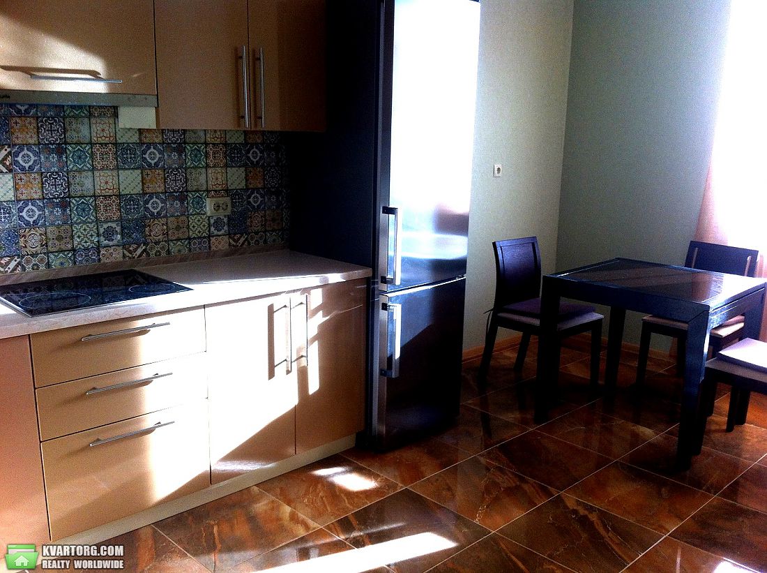 Rent out 2-room apartment. Киев,  Лабораторная — photo 1