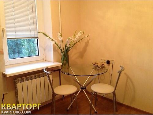 Rent out 1-room apartment. Киев, Днепровская наб — photo 4