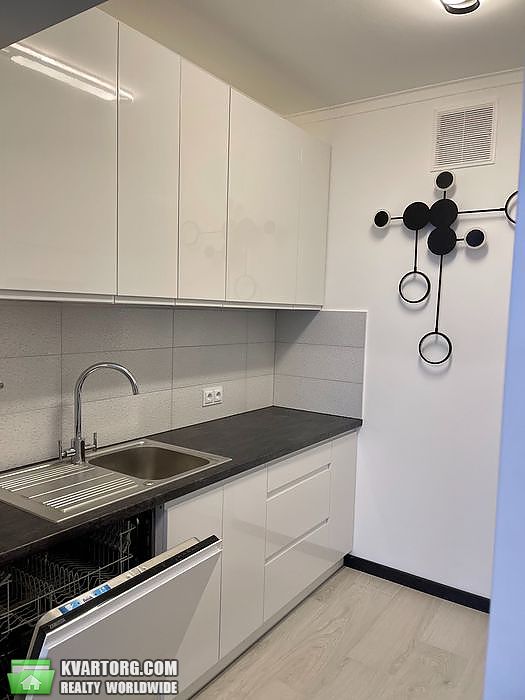 Rent out 2-room apartment. Киев, Сверстюка — photo 3
