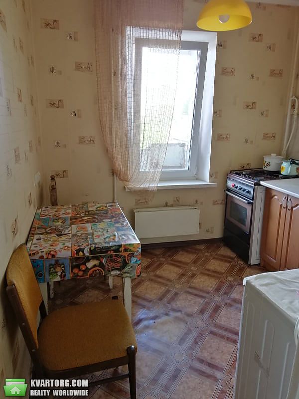 Rent out 1-room apartment. Киев,  Автозаводская — photo 2