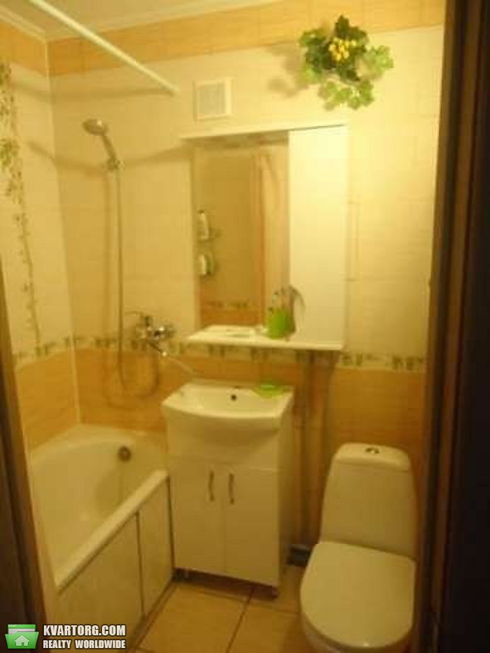 Rent out 2-room apartment. Киев,  Искровская — photo 10