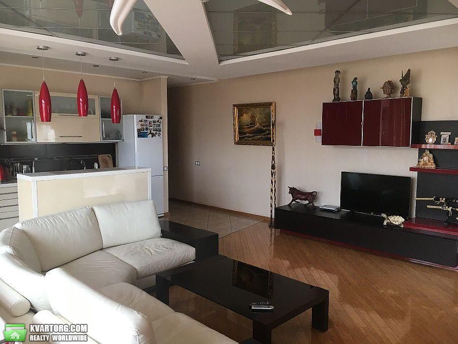 Rent out 3-room apartment. Киев,  Дмитриевская — photo 1