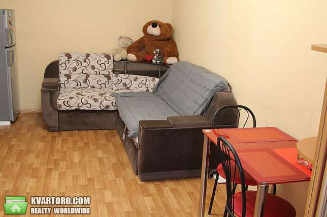 Sell 2-room apartment. Киев,  Новоукраинская — photo 1