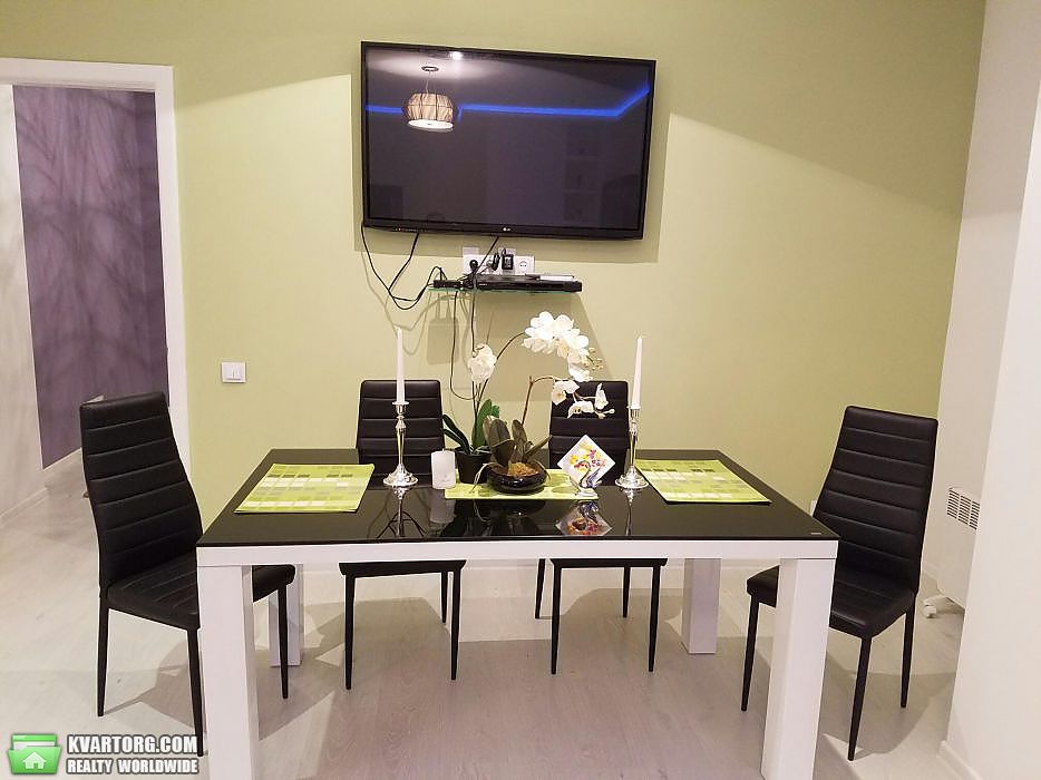 Rent out 2-room apartment. Киев, Жилянская — photo 2