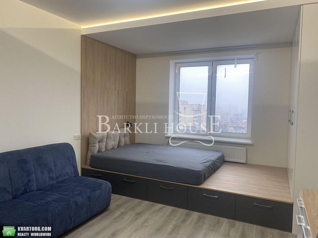 Rent out 3-room apartment. Киев,  Сечевых Стрельцов — photo 2