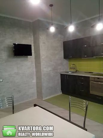 Rent out 2-room apartment. Киев, Кирилловская — photo 1