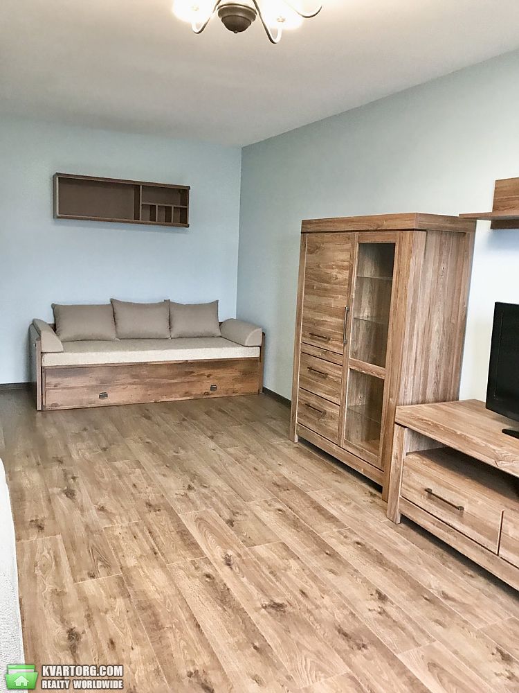 Rent out 1-room apartment. Киев, Вышгородская — photo 4