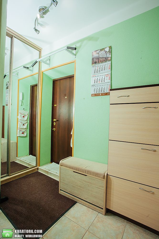 Rent out 2-room apartment. Киев,  Кловский спуск — photo 8