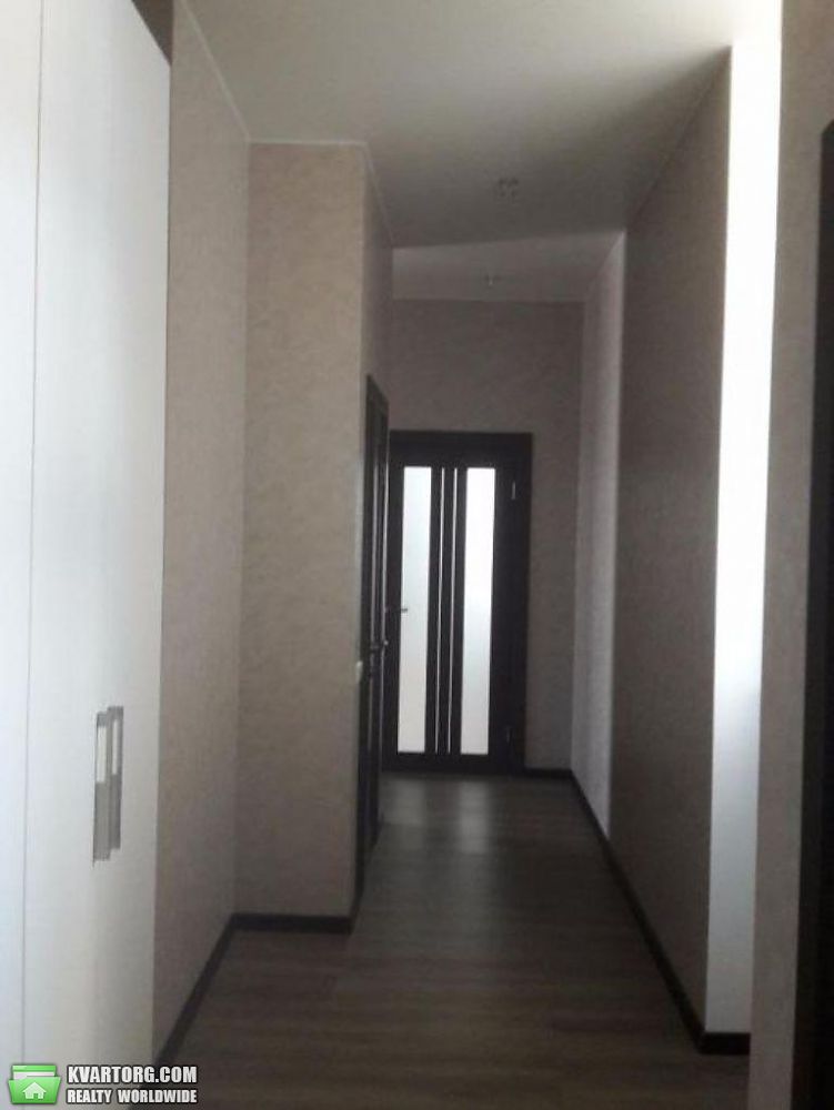 Rent out 3-room apartment. Киев,  Урловская — photo 7