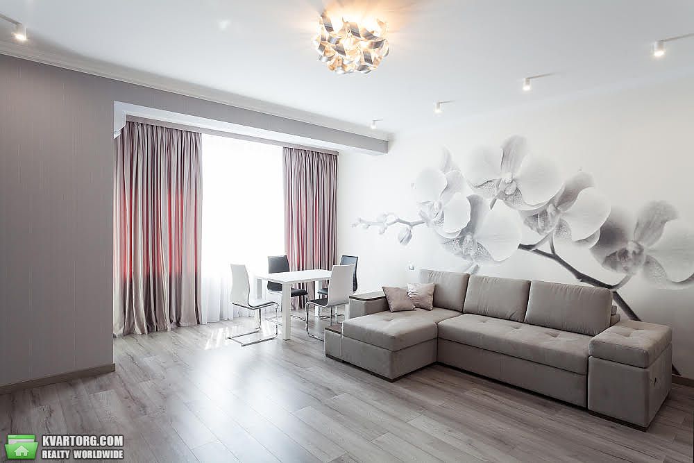 Sell 2-room apartment. Киев,  Щорса — photo 3