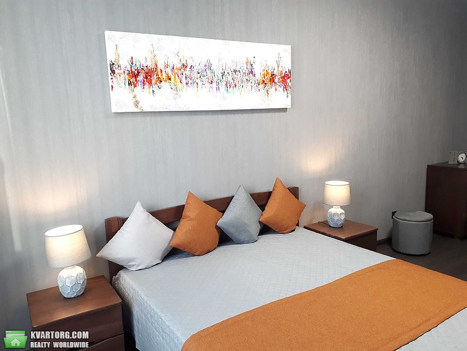 Rent out 1-room apartment. Киев, Бархатная — photo 1