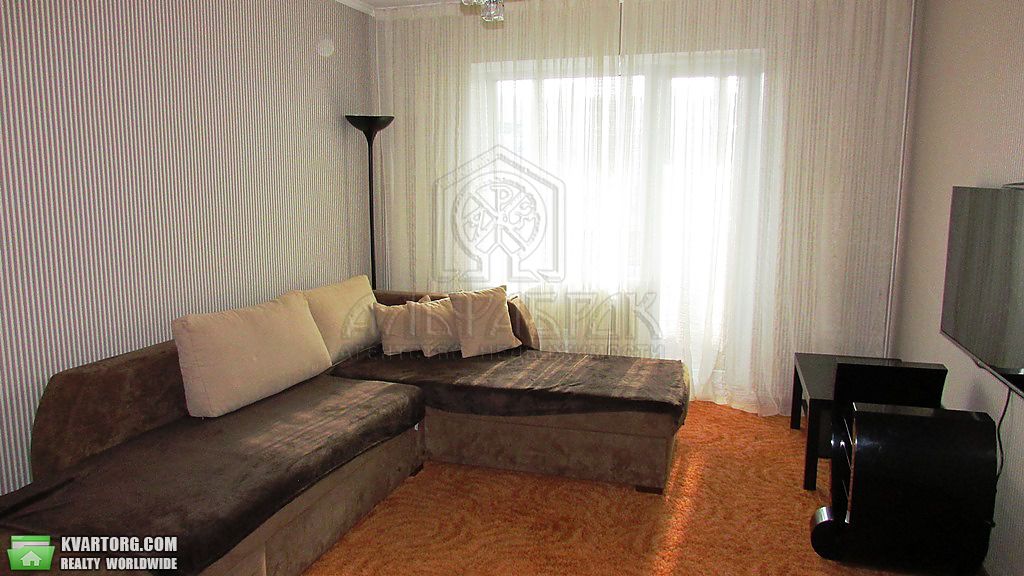 Sell 3-room apartment. Киев,  Феодосийская — photo 1