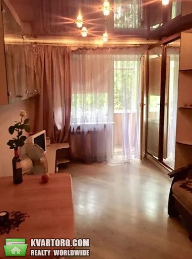 Sell 2-room apartment. Киев,  Ереванская — photo 1