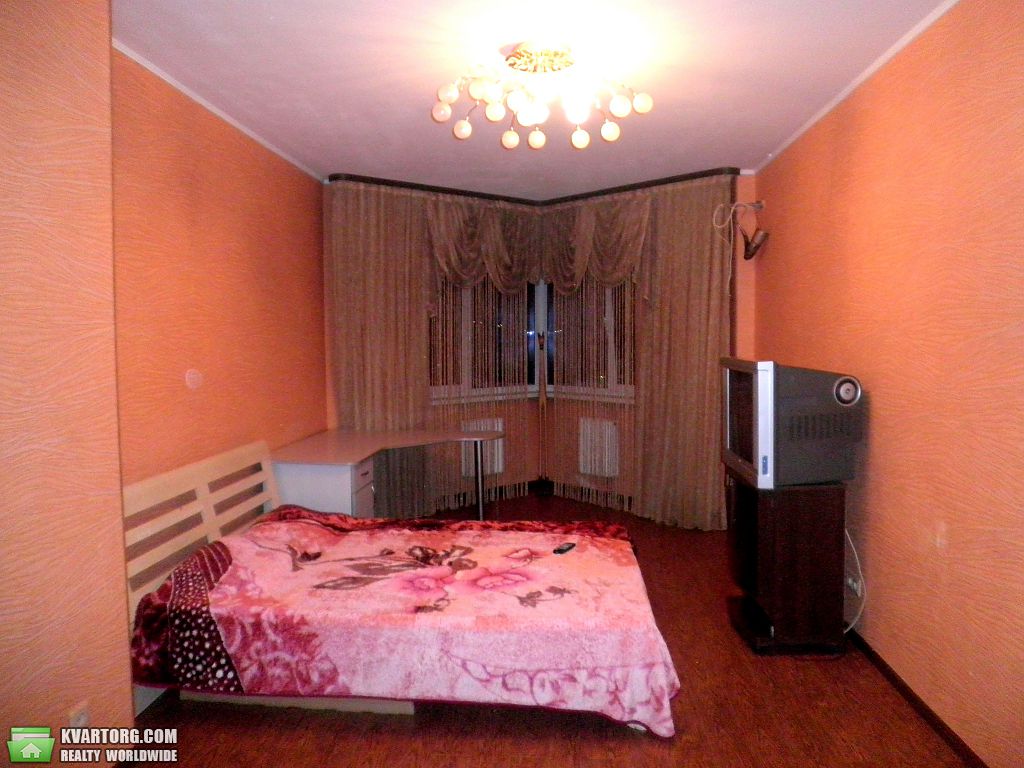 Sell 3-room apartment. Киев,  Саперно-Слободская — photo 1