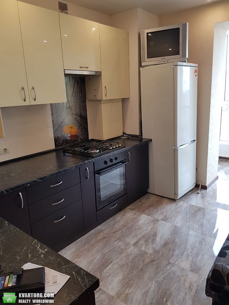 Rent out 1-room apartment. Киев, Небесной сотни — photo 1
